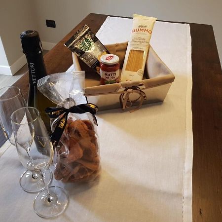 Chocolat La Mairie Apartment Оменя Екстериор снимка