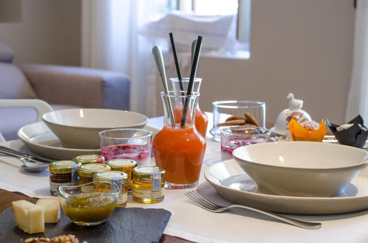 Chocolat La Mairie Apartment Оменя Екстериор снимка